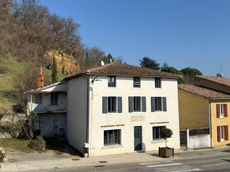 Maison - 207 m² - 6 pièces