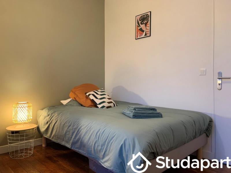 Chambre - 12 m² - 1 pièce