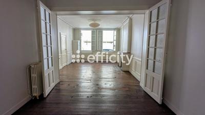 Maison - 201 m² - 7 pièces