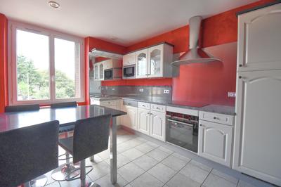 Maison - 195 m² - 7 pièces