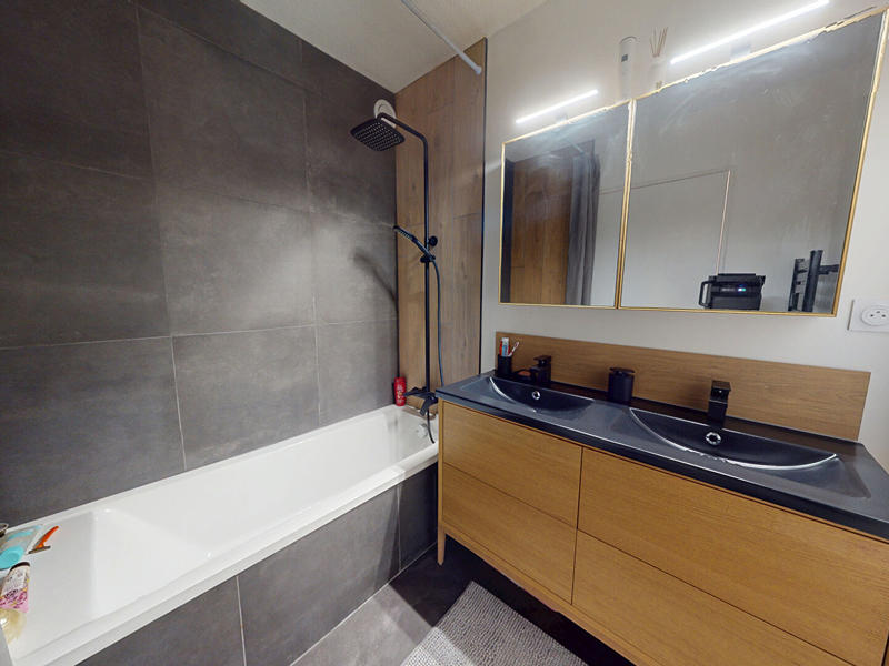 Appartement - 80 m² - 4 pièces