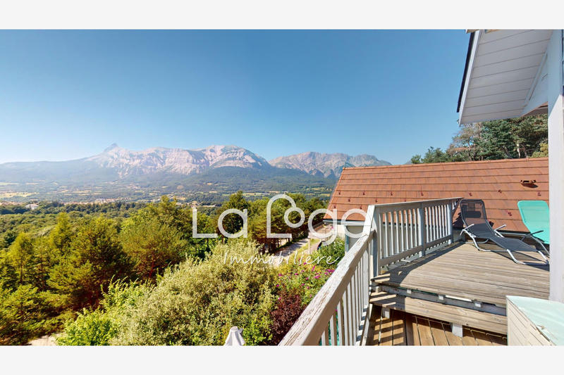 Demeure - 178 m² - 6 pièces