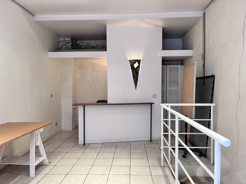 Local commercial - 18 m² - 3 pièces
