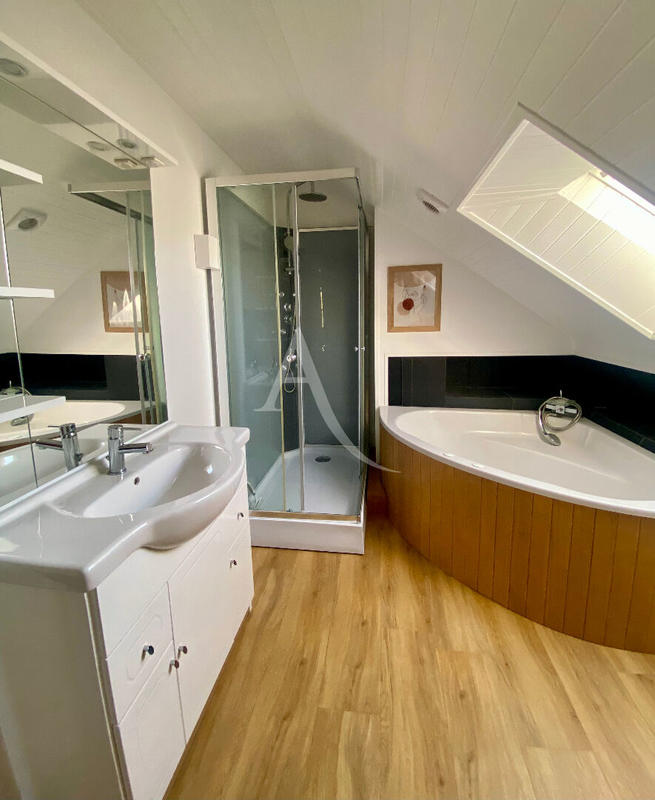 Maison - 172 m² - 7 pièces