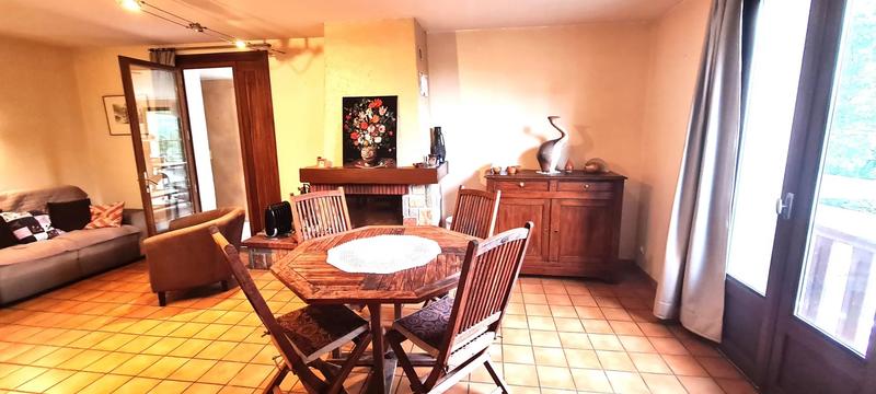 Maison - 240 m² - 12 pièces