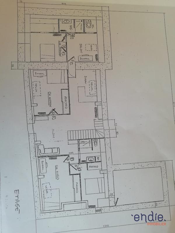 Maison - 230 m² - 7 pièces