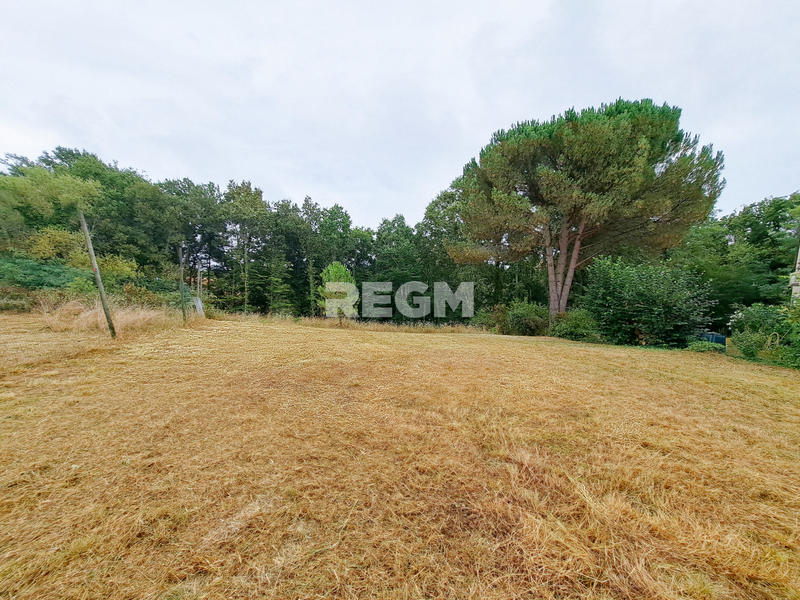 Terrain - 2 500 m²