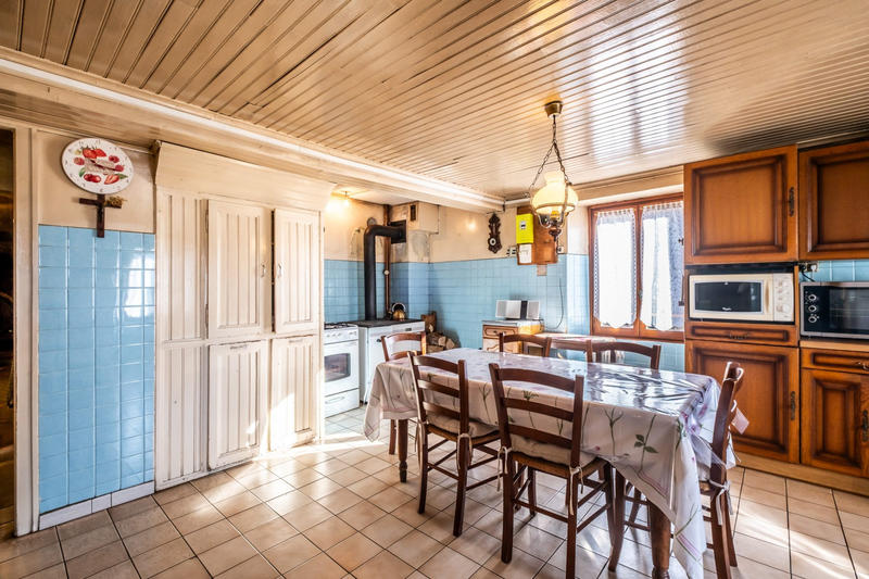 Ferme - 710 m² - 4 pièces