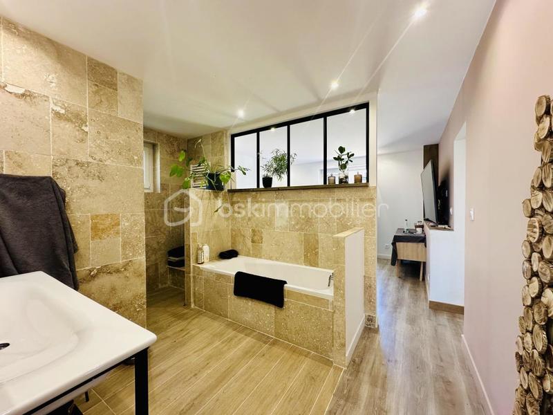 Maison - 196 m² - 7 pièces