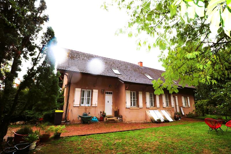 Maison - 233 m² - 8 pièces