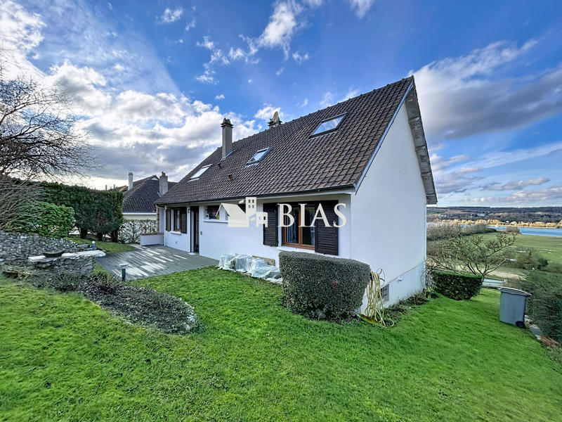 Maison traditionnelle - 125 m² - 4 pièces