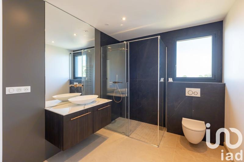 Maison - 259 m² - 5 pièces