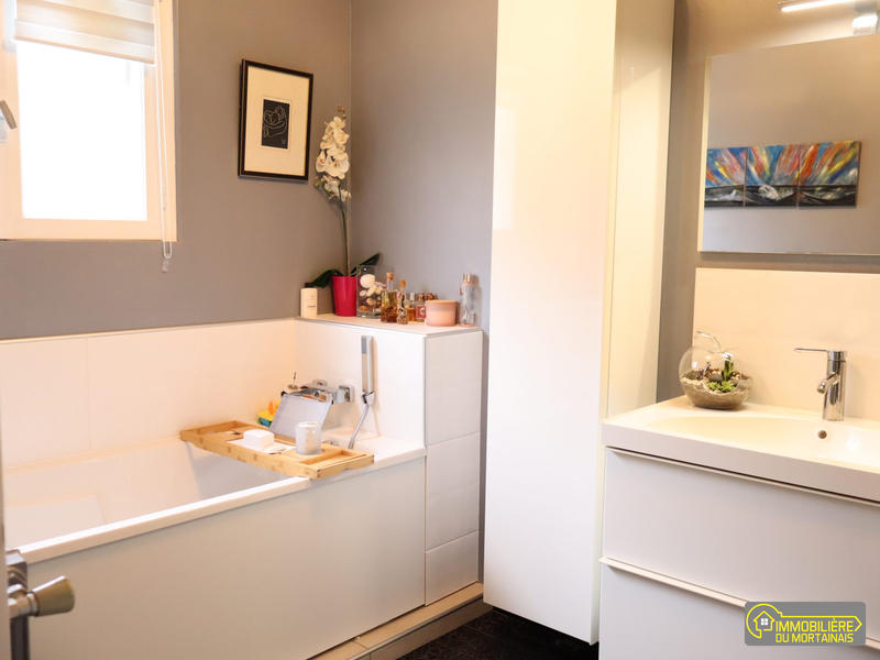 Maison - 99 m² - 4 pièces