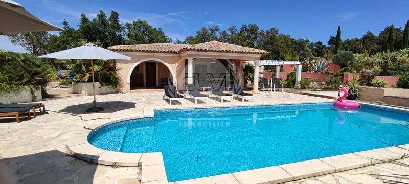 Maison - 290 m² - 8 pièces