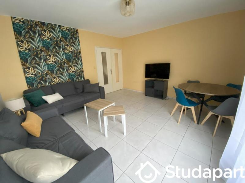 Chambre - 12 m² - 1 pièce