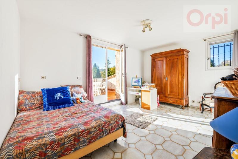 Villa - 155 m² - 6 pièces