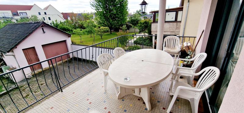 Maison traditionnelle - 209 m² - 8 pièces