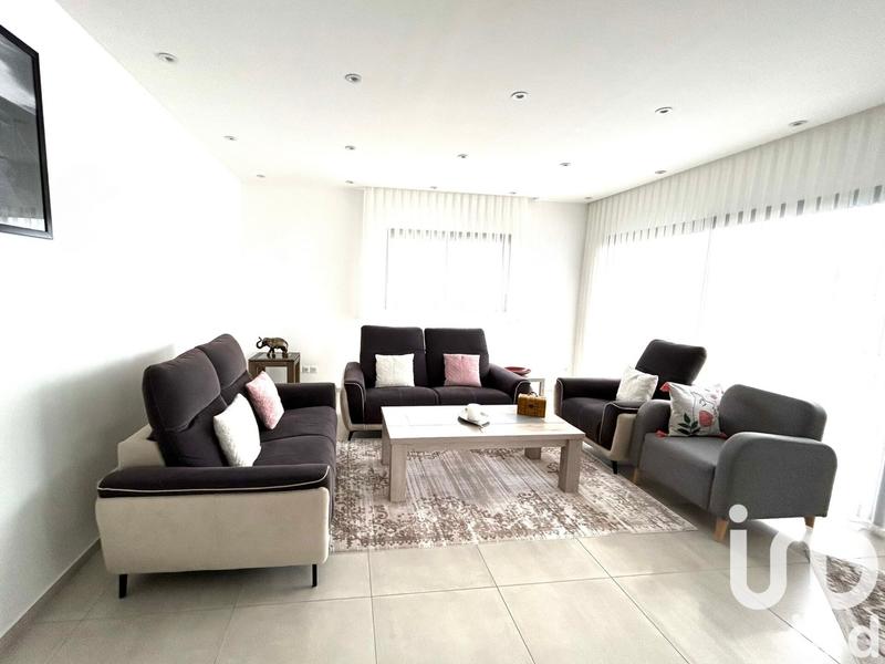 Maison - 121 m² - 5 pièces