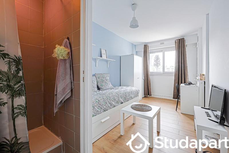 Chambre - 11 m² - 1 pièce