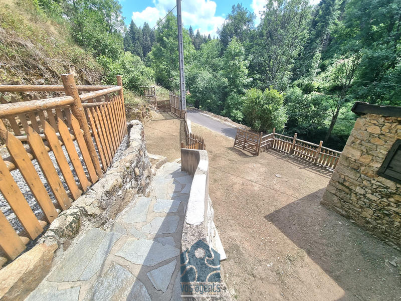 Propriété - 250 m² - 8 pièces