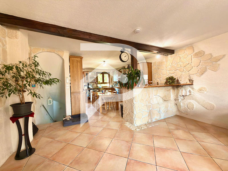 Maison - 96 m² - 5 pièces