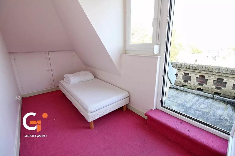 Maison - 195 m² - 8 pièces