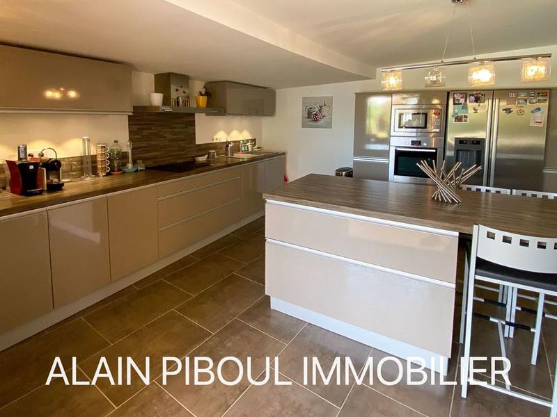 Maison traditionnelle - 136 m² - 5 pièces