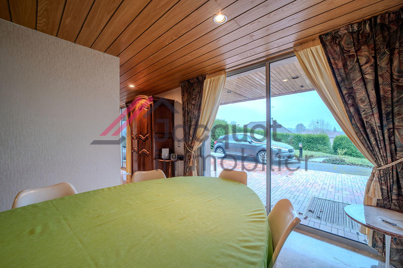 Maison - 385 m² - 12 pièces