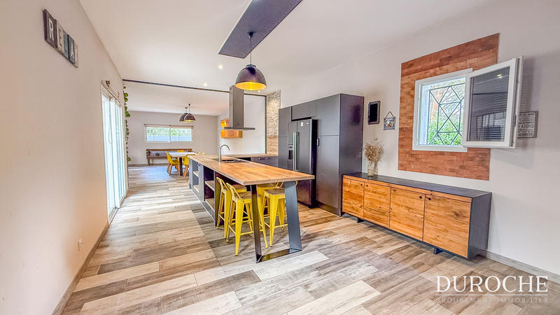 Villa - 210 m² - 5 pièces