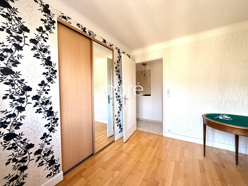 Maison traditionnelle - 175 m² - 6 pièces