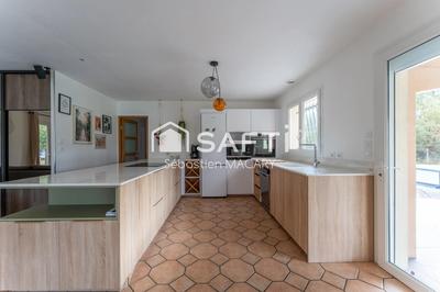 Maison - 102 m² - 5 pièces