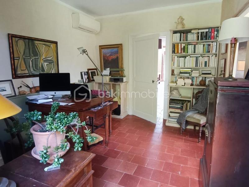 Maison - 292 m² - 9 pièces