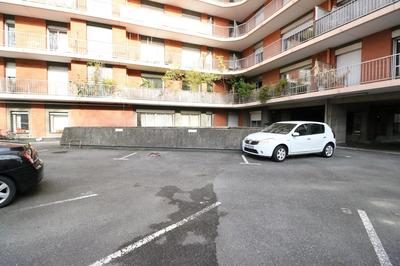 Parking / Garage - 10 m²