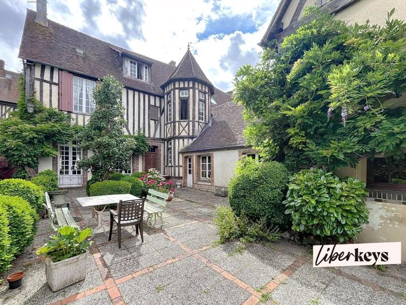 Maison bourgeoise - 264 m² - 9 pièces