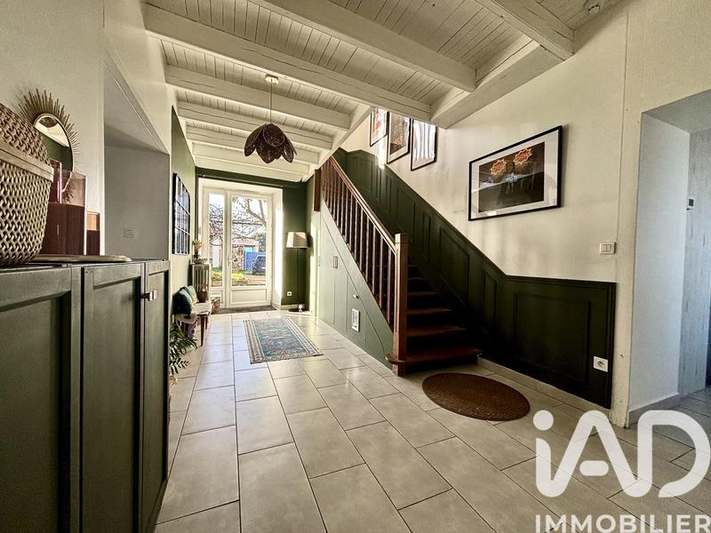 Maison - 214 m² - 8 pièces