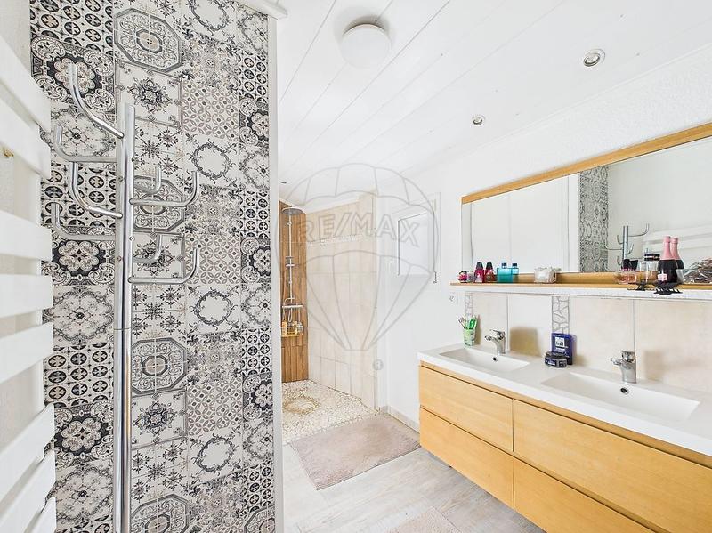 Maison - 140 m² - 5 pièces