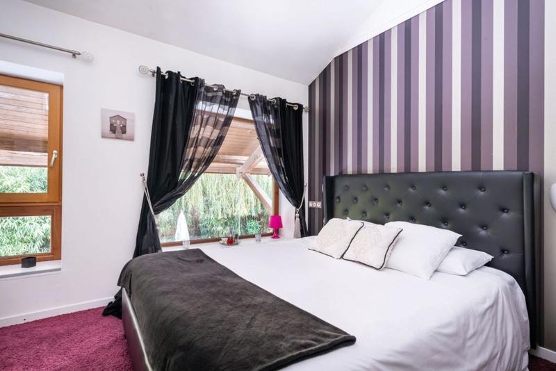 Corps de ferme - 350 m² - 12 pièces