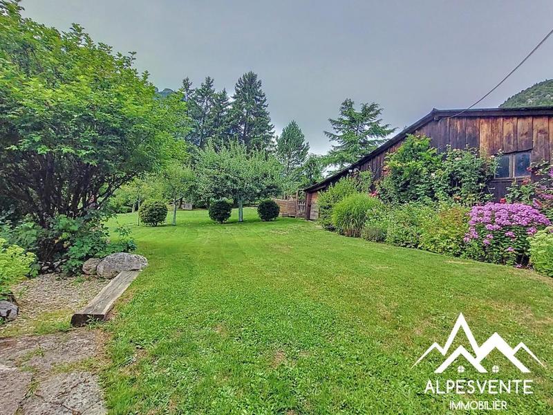 Maison - 249 m² - 9 pièces