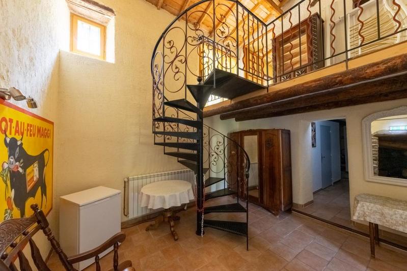 Maison - 459 m² - 10 pièces