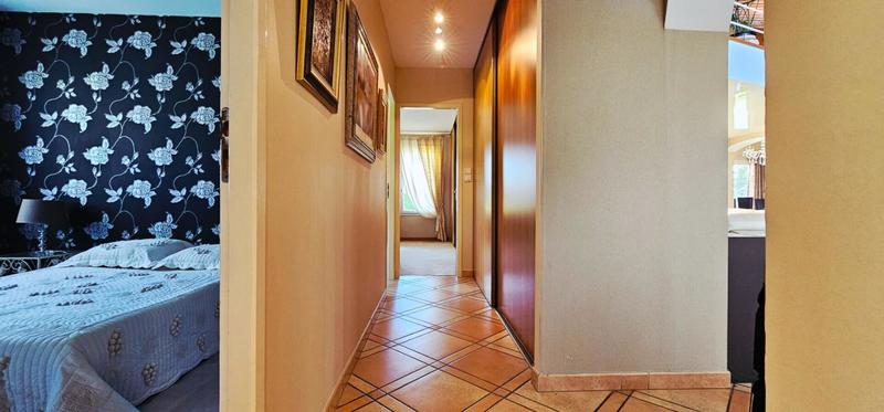 Maison - 181 m² - 7 pièces