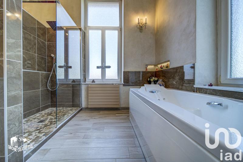 Maison - 365 m² - 10 pièces