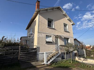 Maison - 98 m² - 5 pièces