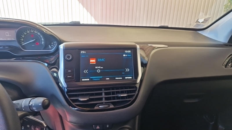 Peugeot 208 affaire Bluehdi 100 Ss Premium