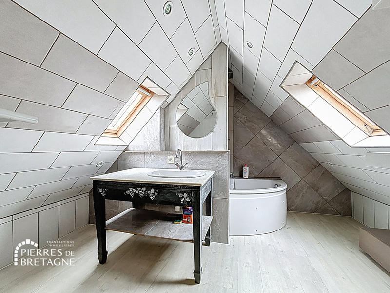 Maison - 96 m² - 6 pièces