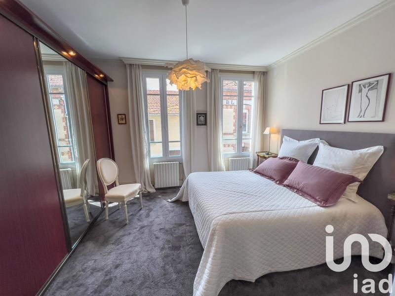 Maison - 280 m² - 8 pièces