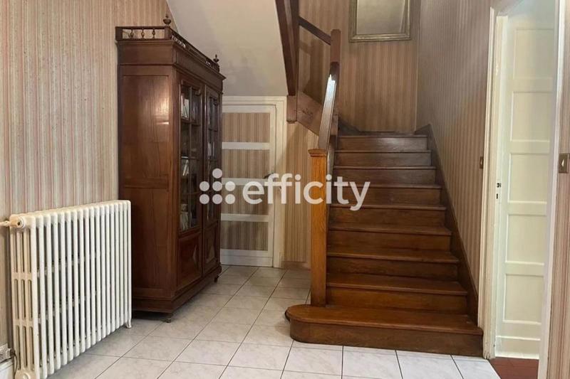 Maison - 265 m² - 8 pièces