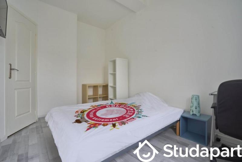 Chambre - 14 m² - 1 pièce