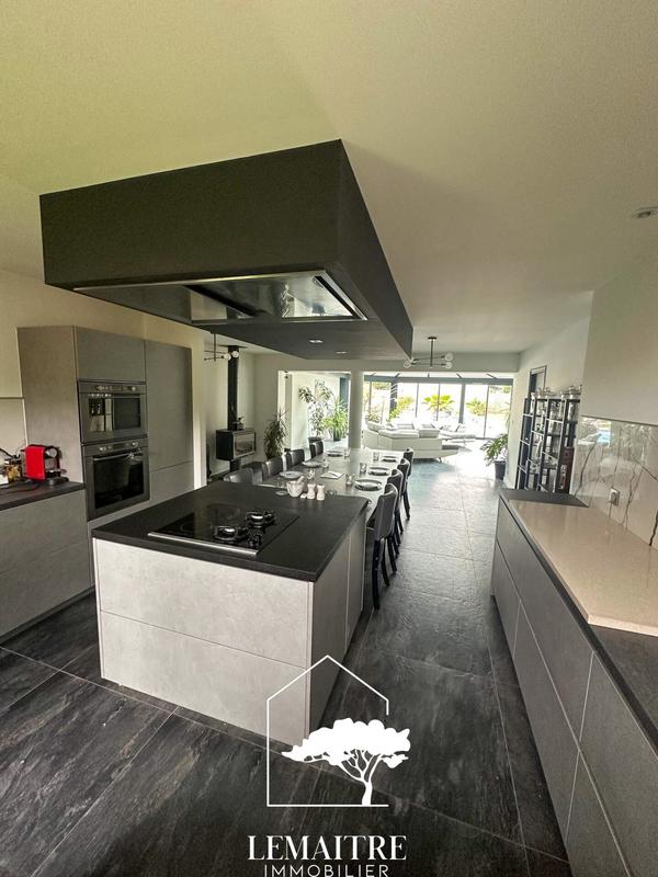 Maison - 175 m² - 5 pièces