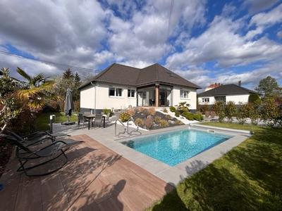 Maison - 171 m² - 8 pièces