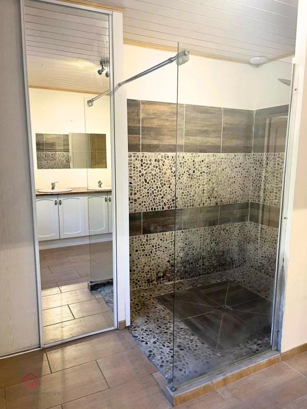 Maison - 243 m² - 6 pièces